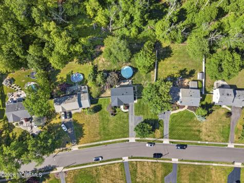 24 Eliot Road Manalapan NJ 07726