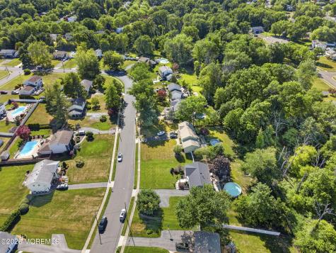 24 Eliot Road Manalapan NJ 07726