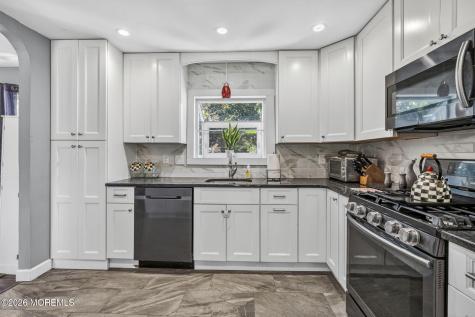 24 Eliot Road Manalapan NJ 07726