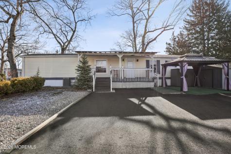 73 Camino Rio Toms River NJ 08755