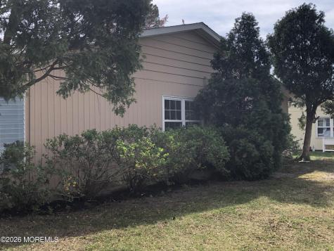 653F Plymouth Drive Lakewood NJ 08701