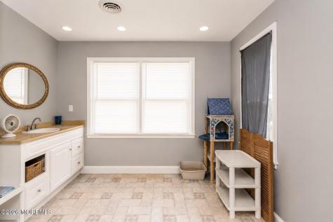 518 Monroe Avenue Woodbine NJ 08270