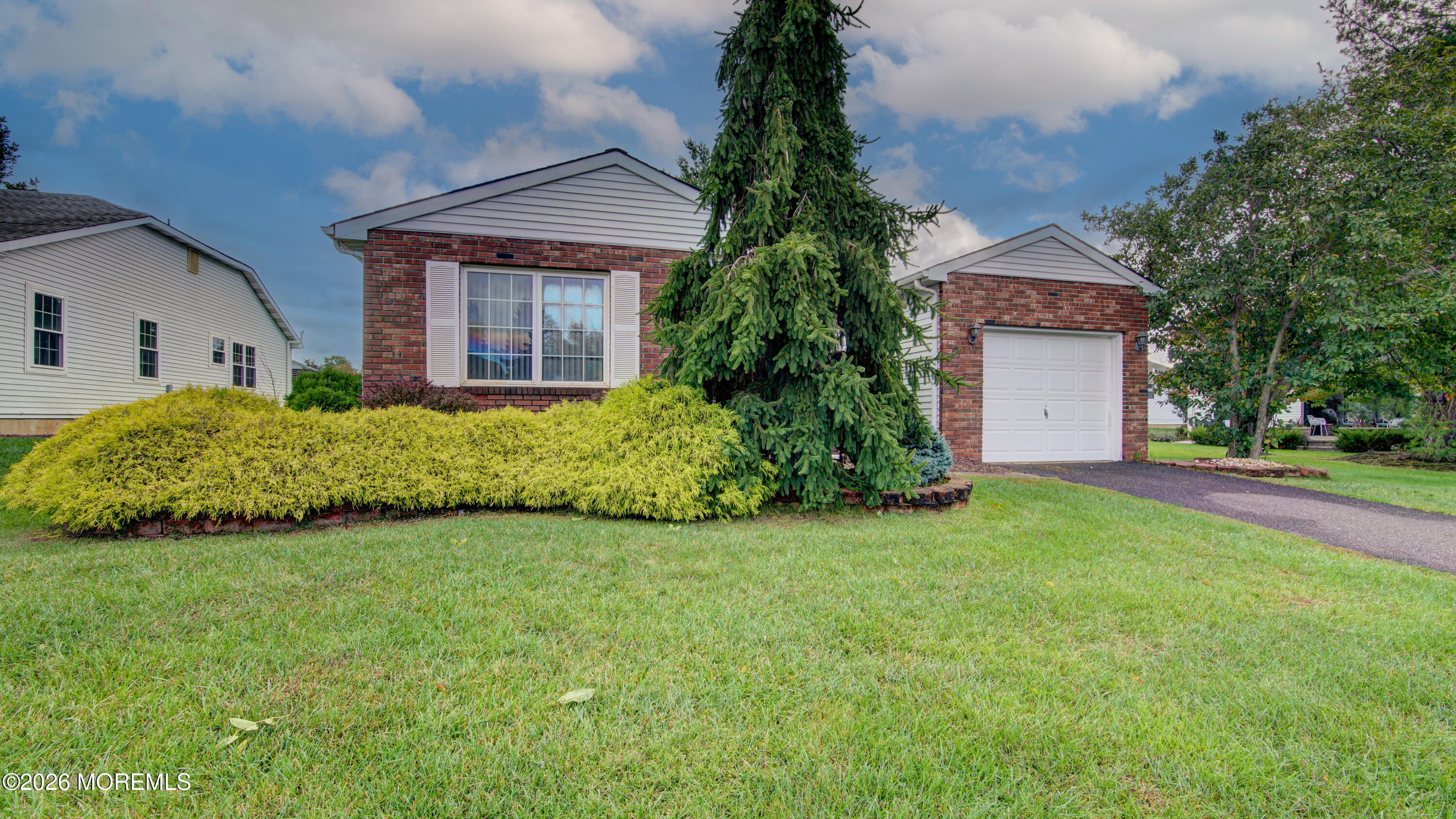 4 Lesley Drive Marlboro NJ 07746