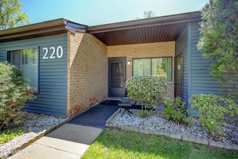 220 Medford Court Manalapan NJ 07726