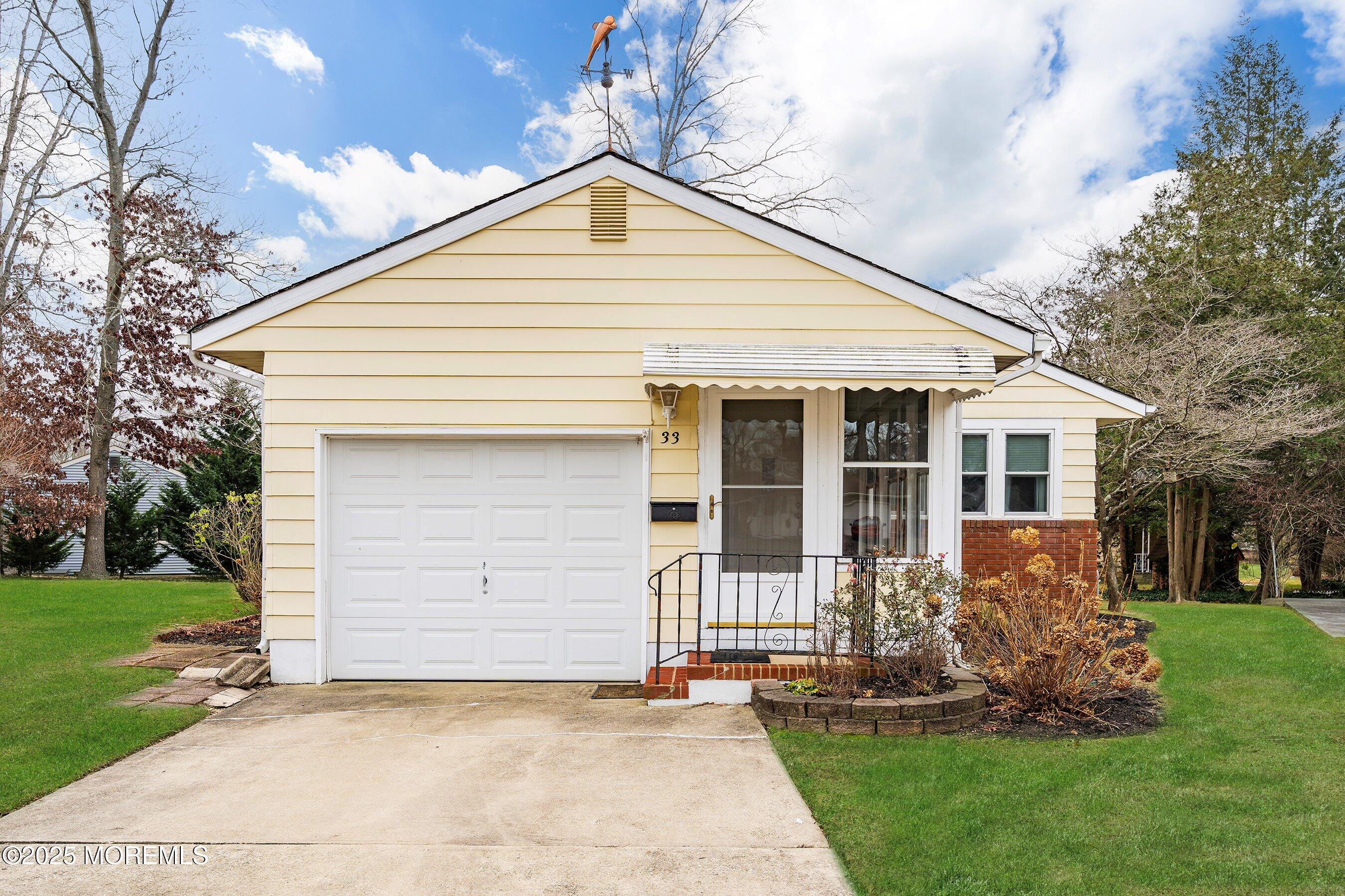 Toms River NJ, 33 Gardenia Way