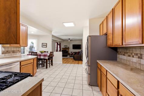 2433 Huckleberry Road Manchester NJ 08759