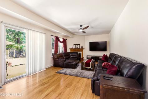2433 Huckleberry Road Manchester NJ 08759