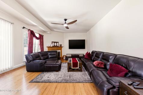 2433 Huckleberry Road Manchester NJ 08759