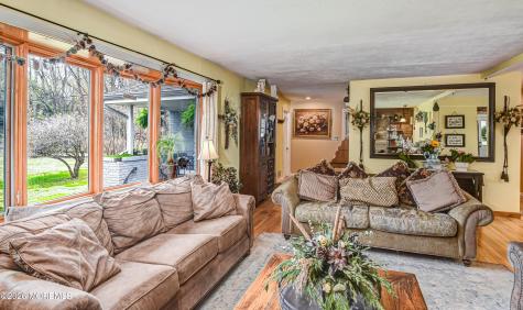 21 La Valley Drive Manalapan NJ 07726