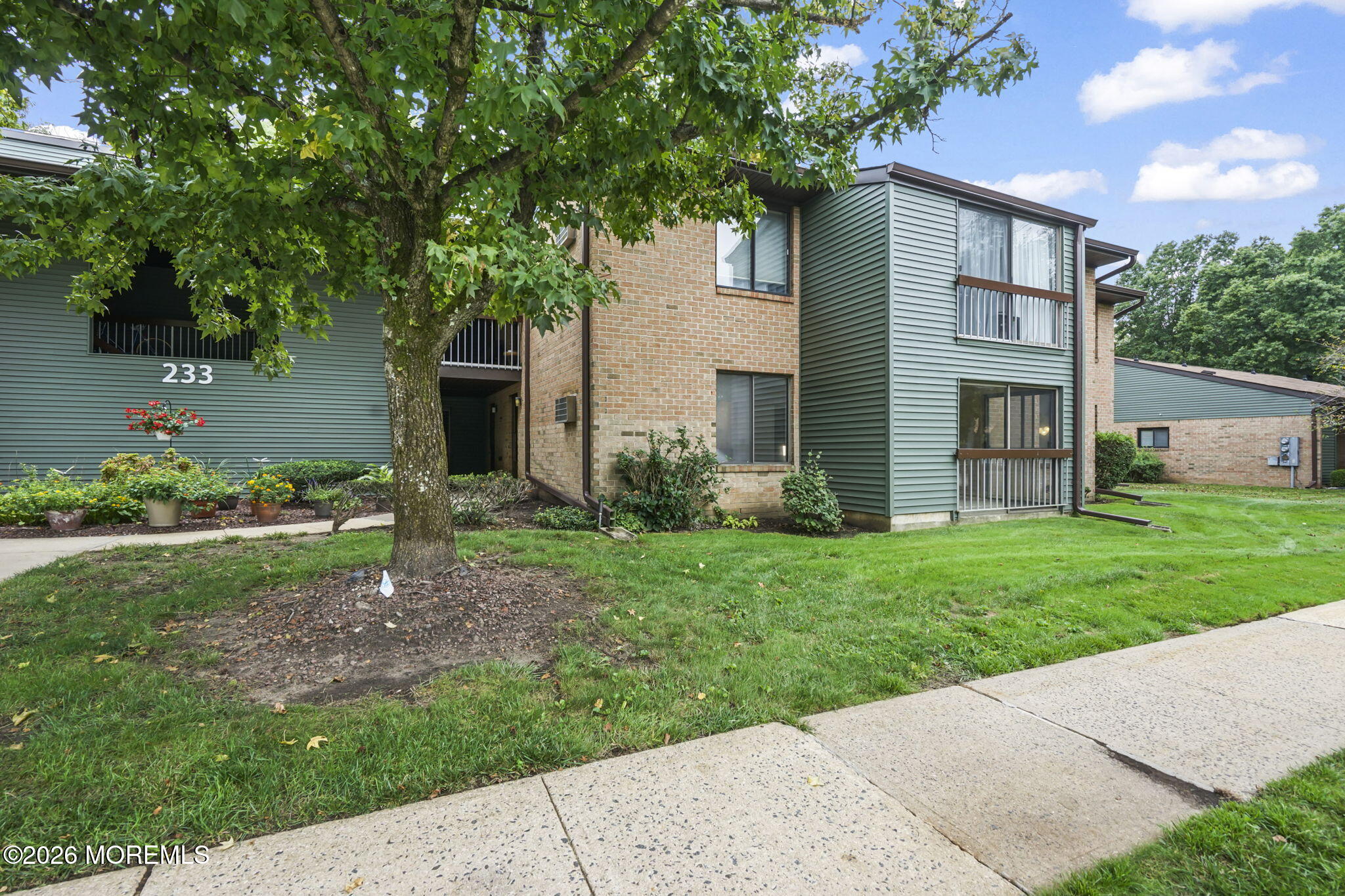 233 Medford Court Manalapan NJ 07726