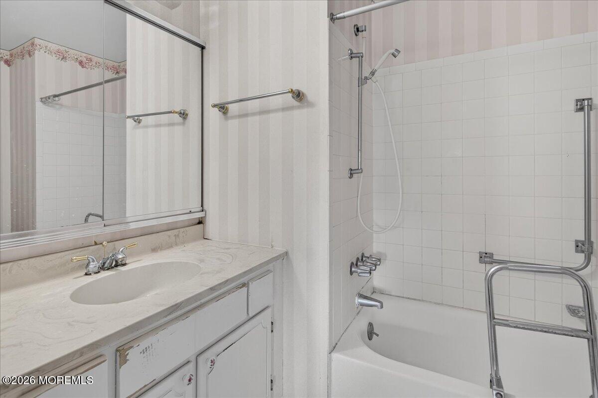 32 Andover Court Red Bank NJ 07701