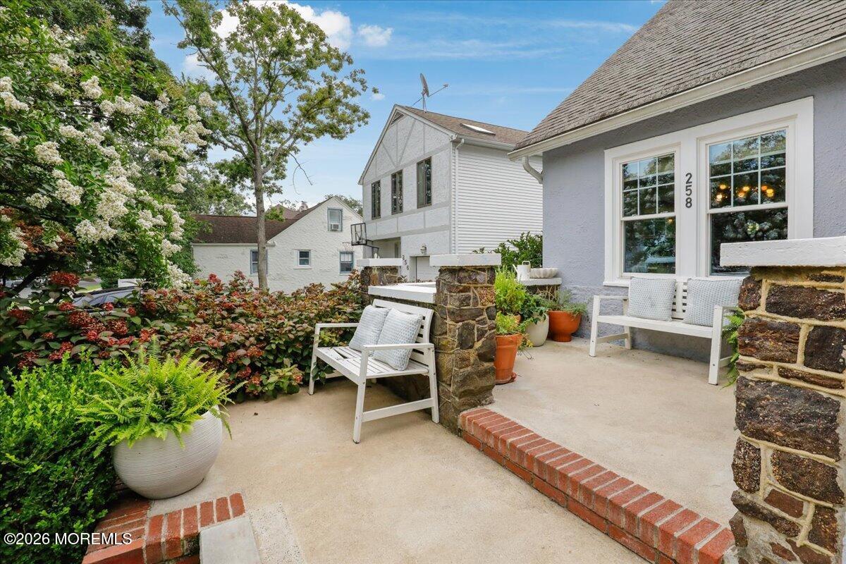 258 Lawrence Avenue Oakhurst NJ 07755