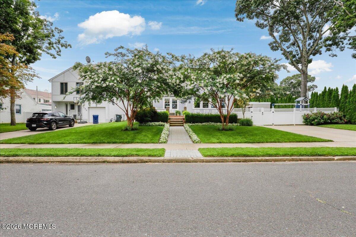 258 Lawrence Avenue Oakhurst NJ 07755