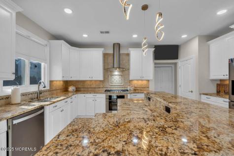 185 Dayna Court Toms River NJ 08753
