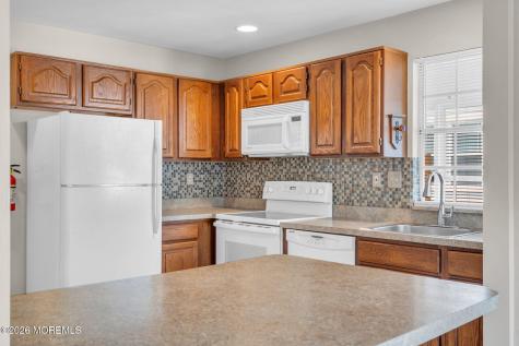 83 Mansfield Avenue Manchester NJ 08759