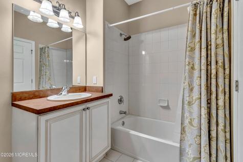 232 Sophee Lane Lakewood NJ 08701