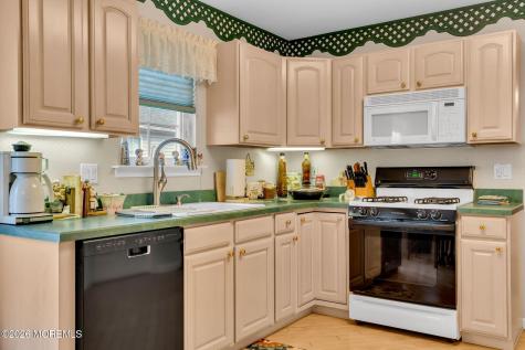 6 Pine Valley Road Lakewood NJ 08701
