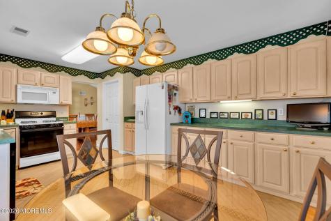 6 Pine Valley Road Lakewood NJ 08701