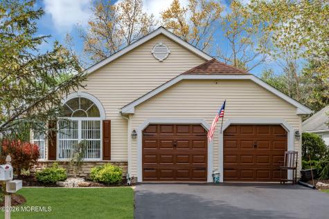 6 Pine Valley Road Lakewood NJ 08701