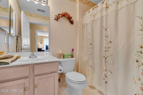 6 Pine Valley Road Lakewood NJ 08701