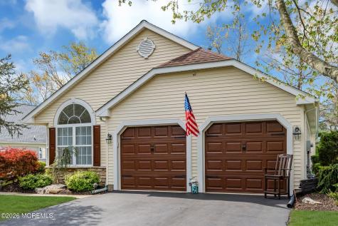6 Pine Valley Road Lakewood NJ 08701
