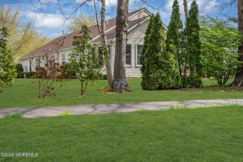 6 Pine Valley Road Lakewood NJ 08701