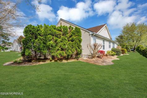 6 Pine Valley Road Lakewood NJ 08701