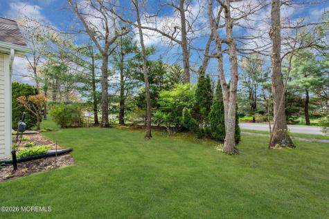 6 Pine Valley Road Lakewood NJ 08701