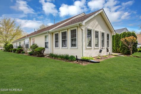 6 Pine Valley Road Lakewood NJ 08701