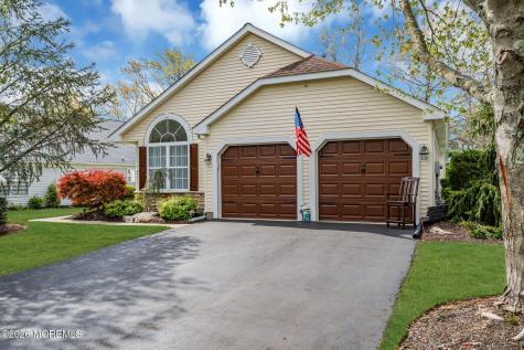 6 Pine Valley Road Lakewood NJ 08701
