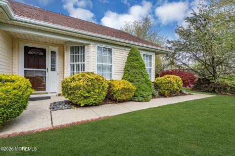 6 Pine Valley Road Lakewood NJ 08701
