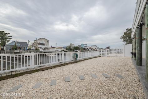 7 W Thames Road Little Egg Harbor NJ 08087