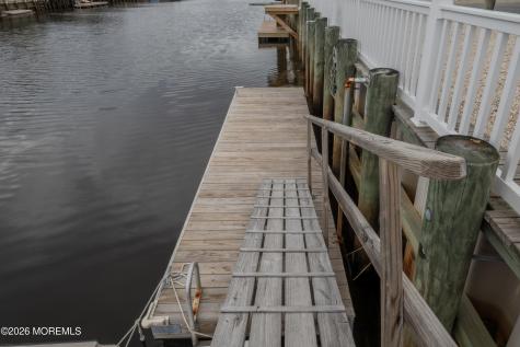 7 W Thames Road Little Egg Harbor NJ 08087