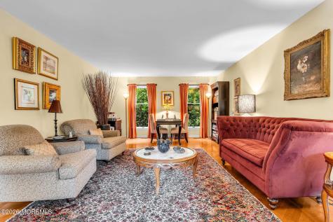20 Red Coach Lane Holmdel NJ 07733