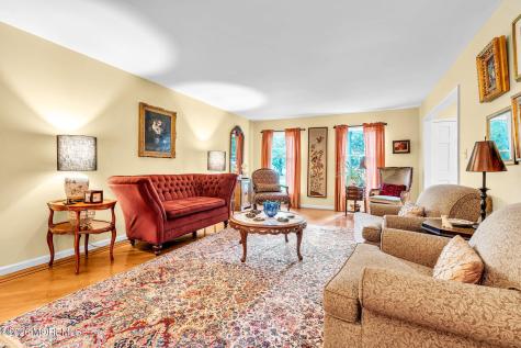 20 Red Coach Lane Holmdel NJ 07733