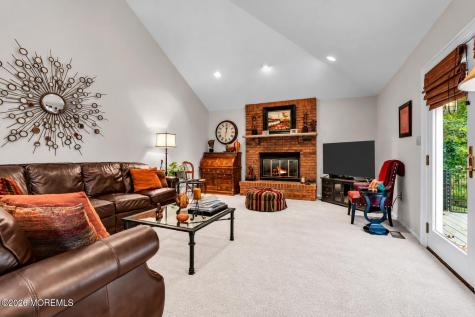 20 Red Coach Lane Holmdel NJ 07733