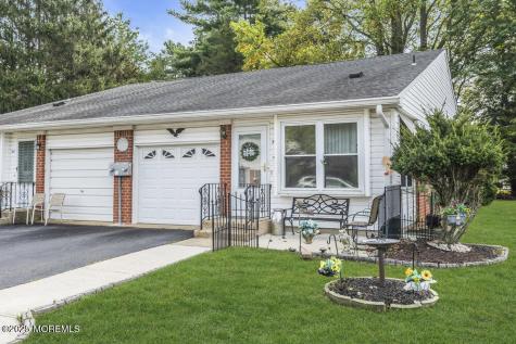5 Quaker Lane Whiting NJ 08759
