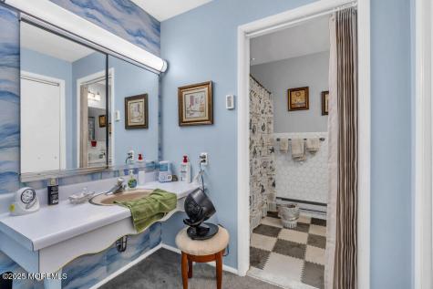5 Quaker Lane Whiting NJ 08759