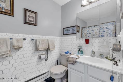 5 Quaker Lane Whiting NJ 08759