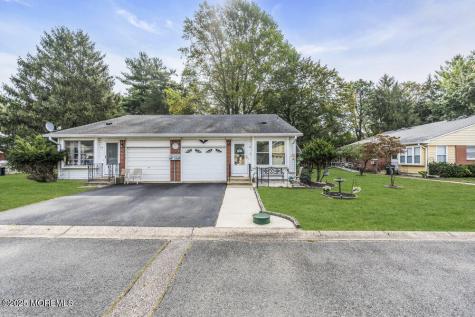 5 Quaker Lane Whiting NJ 08759