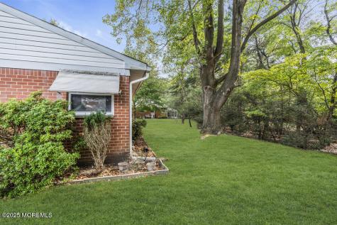 5 Quaker Lane Whiting NJ 08759