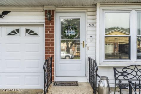 5 Quaker Lane Whiting NJ 08759