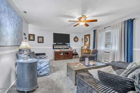 5 Quaker Lane Whiting NJ 08759
