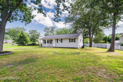 585 Fawn Drive Toms River NJ 08753