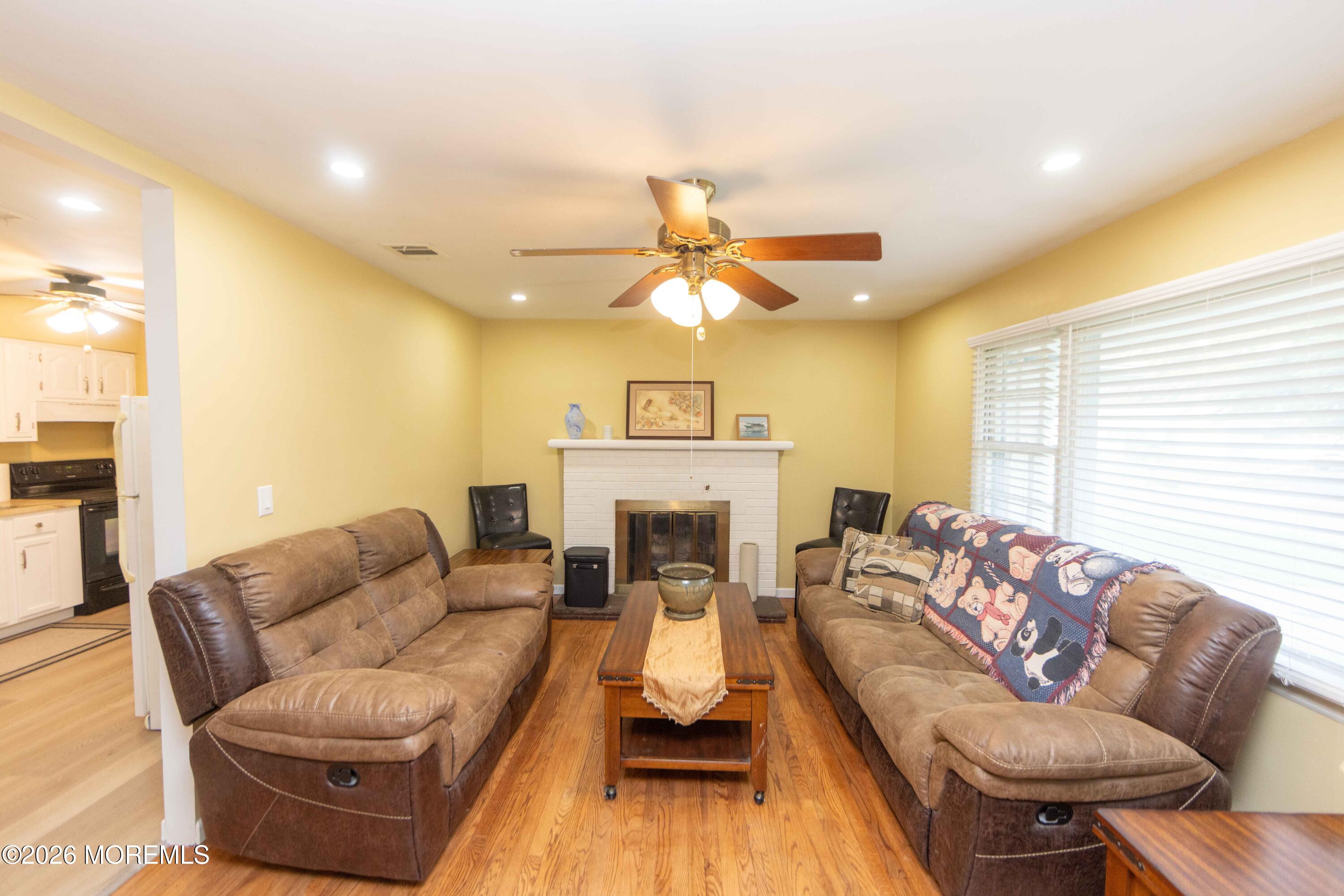 826 Bartlett Place Toms River NJ 08753