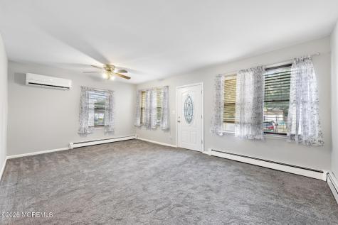 18 Van Brunt Place North Middletown NJ 07748