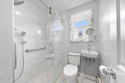 18 Van Brunt Place North Middletown NJ 07748