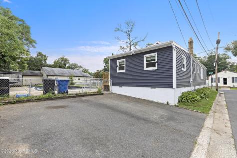 18 Van Brunt Place North Middletown NJ 07748