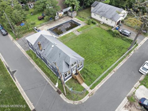 18 Van Brunt Place North Middletown NJ 07748