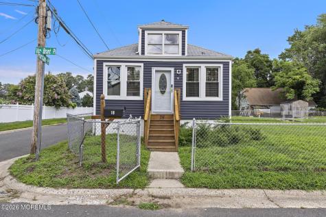 18 Van Brunt Place North Middletown NJ 07748